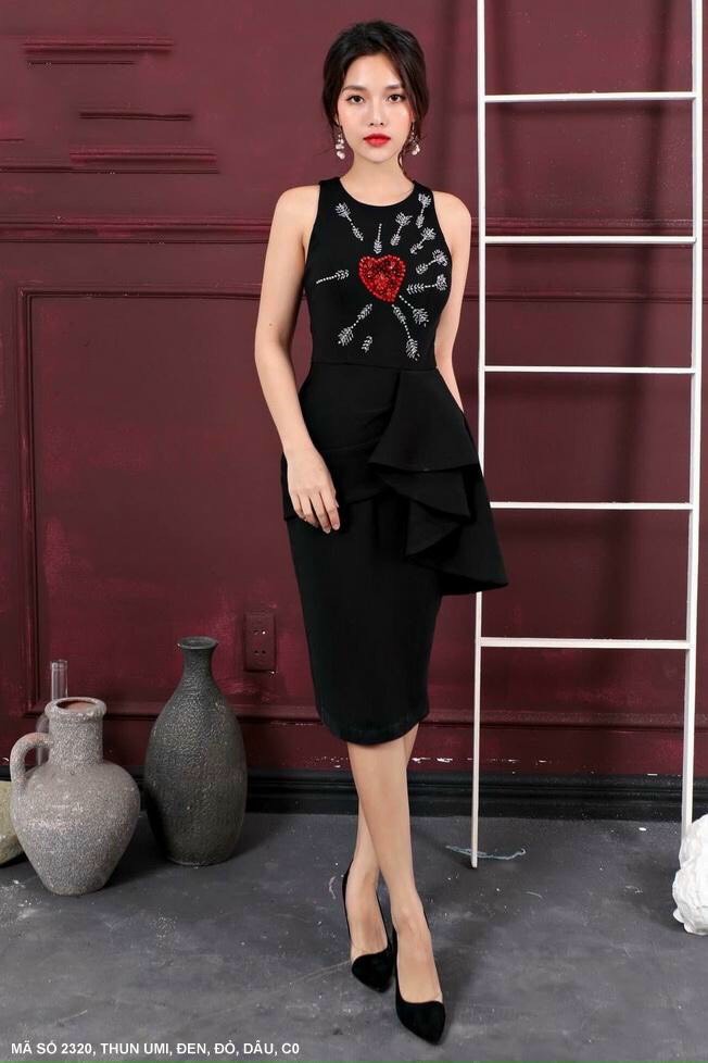 Đầm Ôm Sát Nách Đính Bèo Eo - D2320